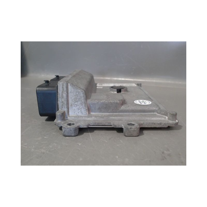 CALCULATEUR MOTEUR PEUGEOT 208