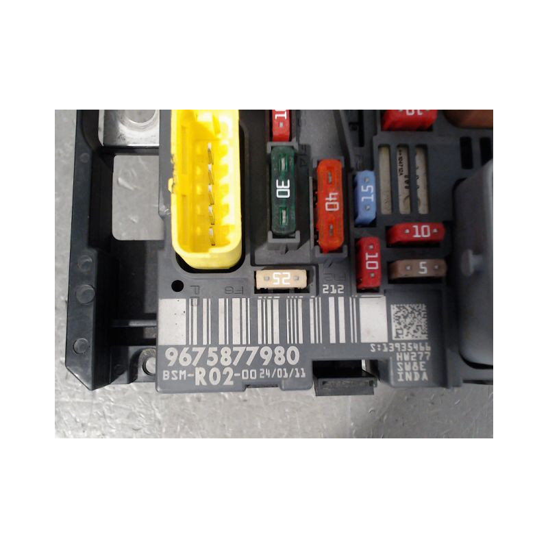 BOITE A FUSIBLES PEUGEOT 3008
