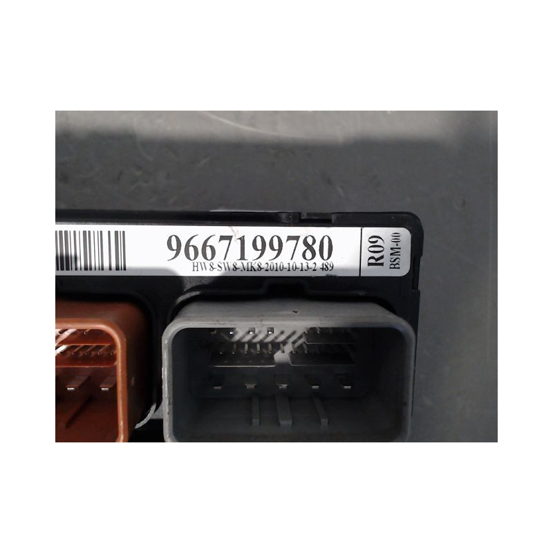 BOITE A FUSIBLES PEUGEOT 207
