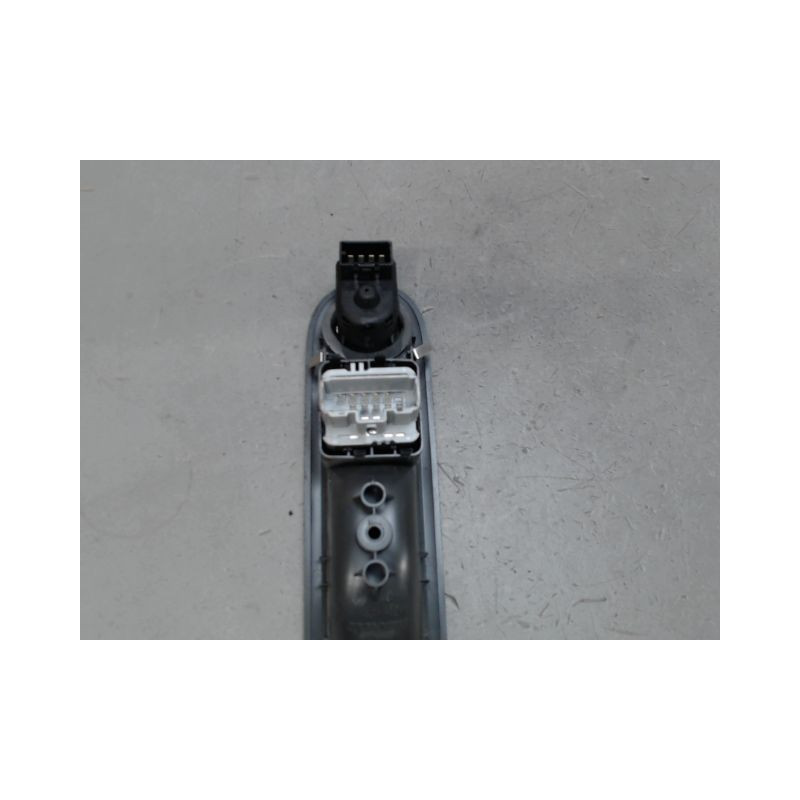 COMMANDE LEVE-GLACE PORTE AVG RENAULT TWINGO