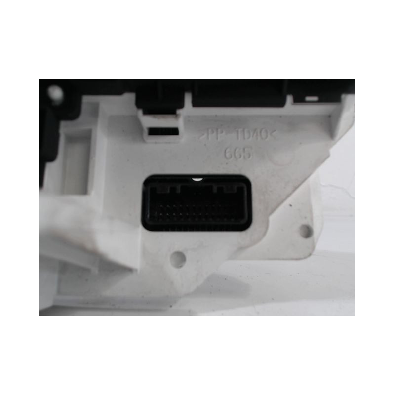 BLOC COMPTEURS TOYOTA YARIS II 2010-