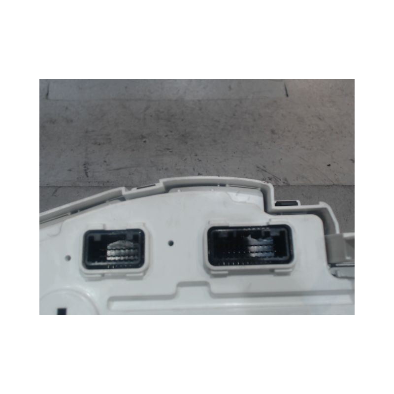 BLOC COMPTEURS TOYOTA IQ