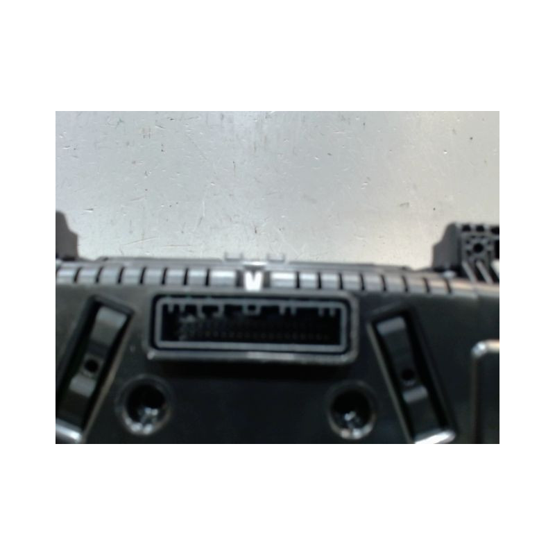 BLOC COMPTEURS DACIA SANDERO