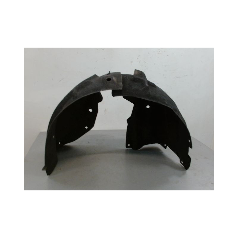 PARE-BOUE AVANT DROIT RENAULT MEGANE