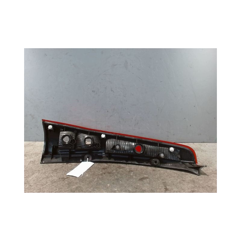 FEU ARRIERE DROIT DAIHATSU CUORE