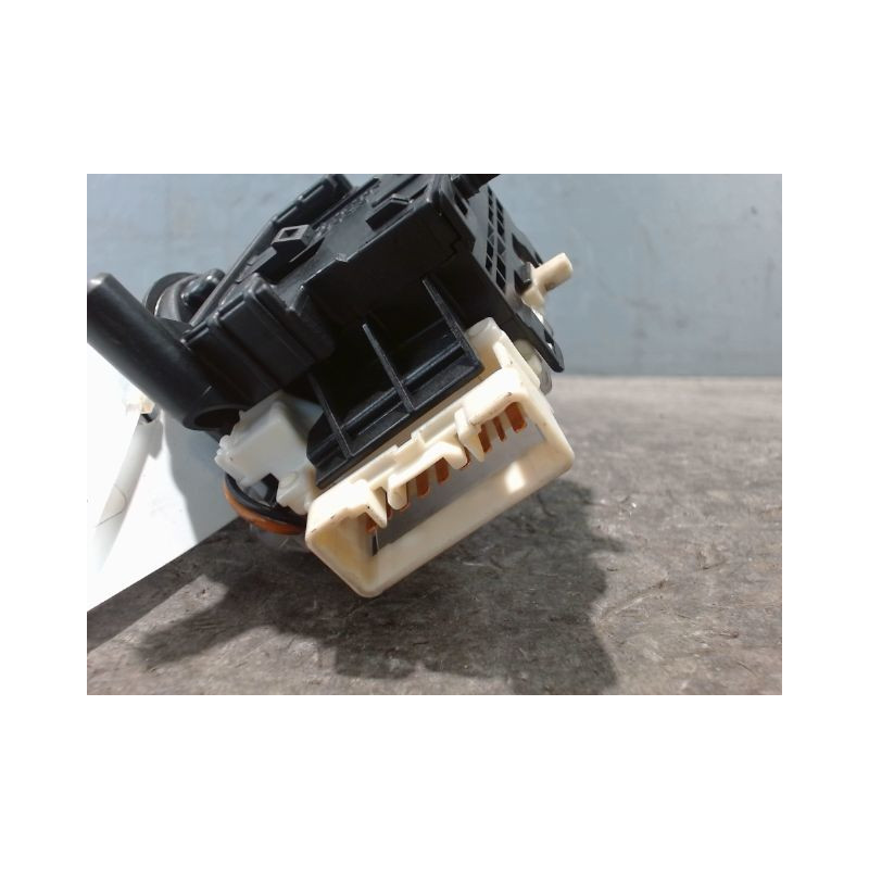 COMMANDE CLIGNOTANT DAIHATSU CUORE
