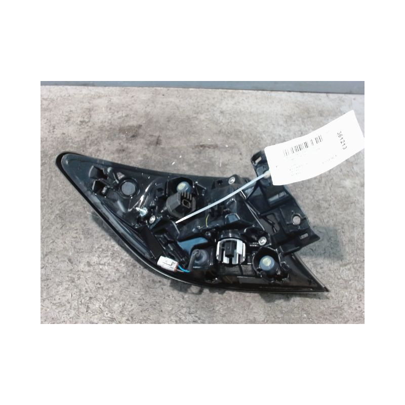 FEU ARRIERE DROIT TOYOTA COROLLA 2004-