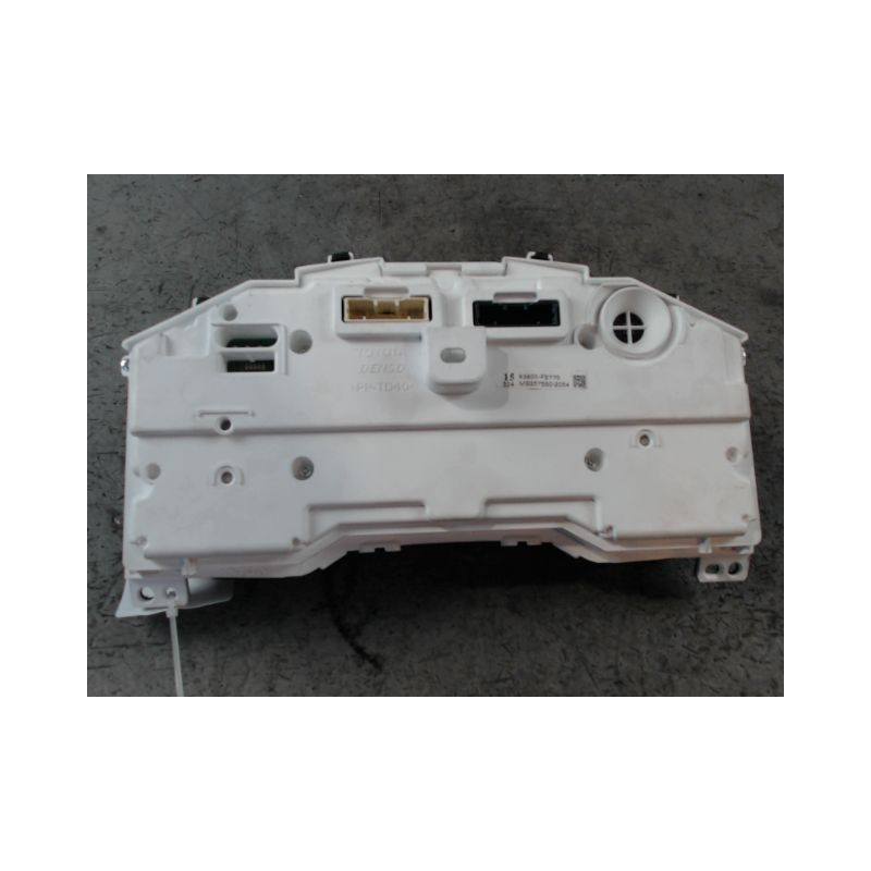 BLOC COMPTEURS TOYOTA COROLLA 2004-
