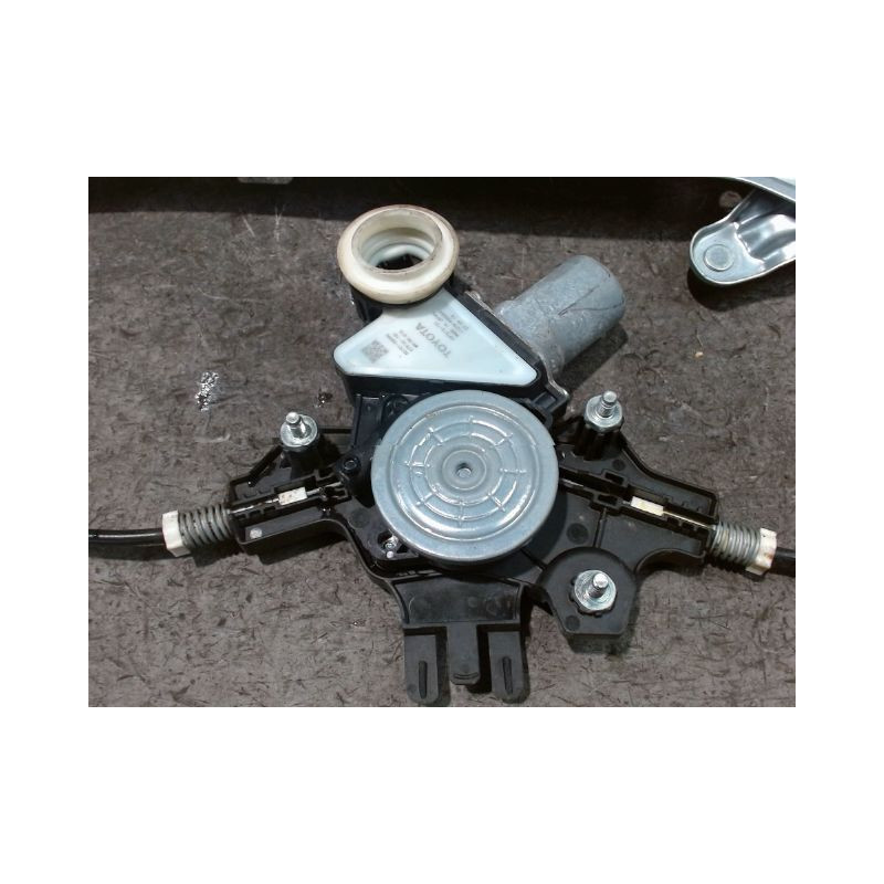 MECANISME+MOTEUR LEVE-GLACE AVANT DROIT TOYOTA COROLLA 2004-