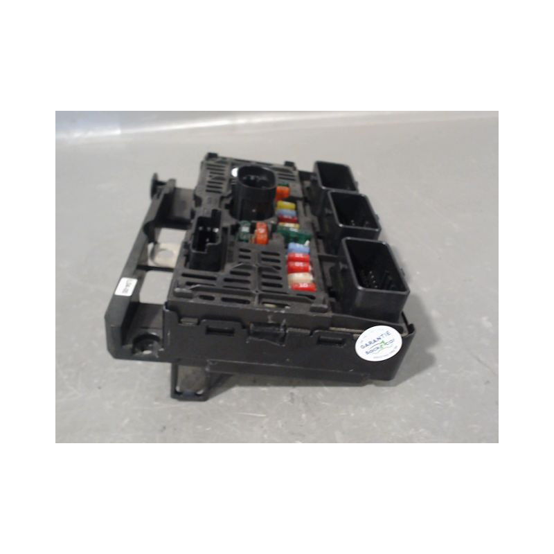 BOITE A FUSIBLES CITROEN C4 04-08