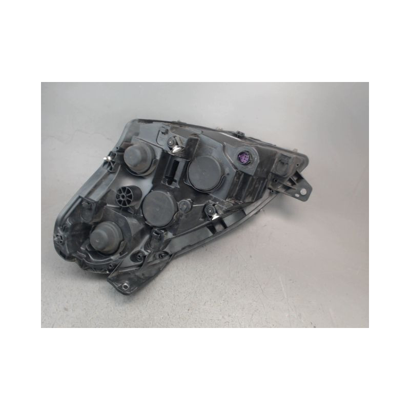PHARE DROIT IVECO 35S13
