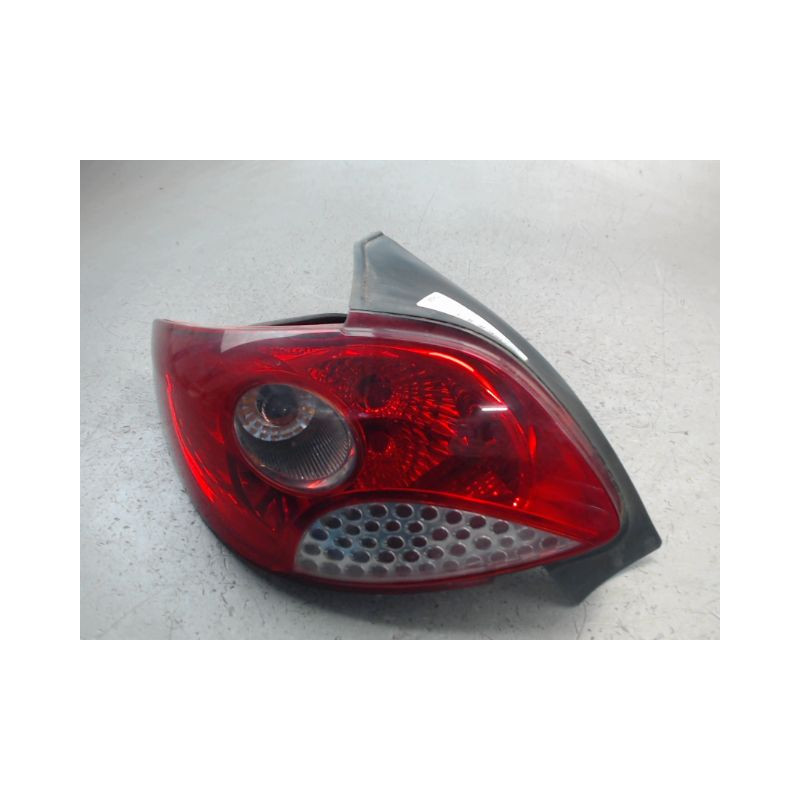 FEU ARRIERE GAUCHE  PEUGEOT 206
