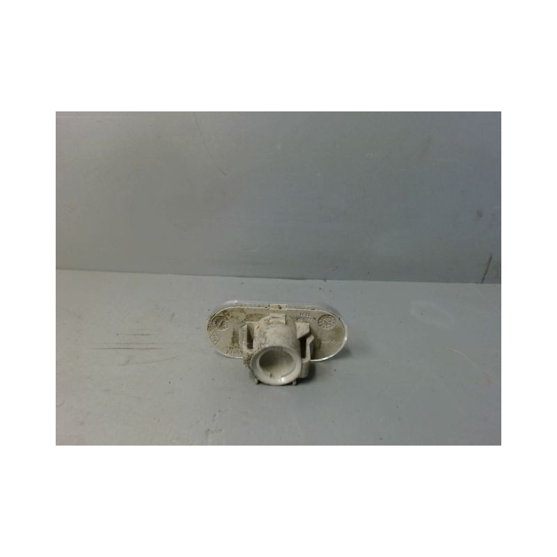 REPETITEUR AILE DROIT RENAULT TWINGO