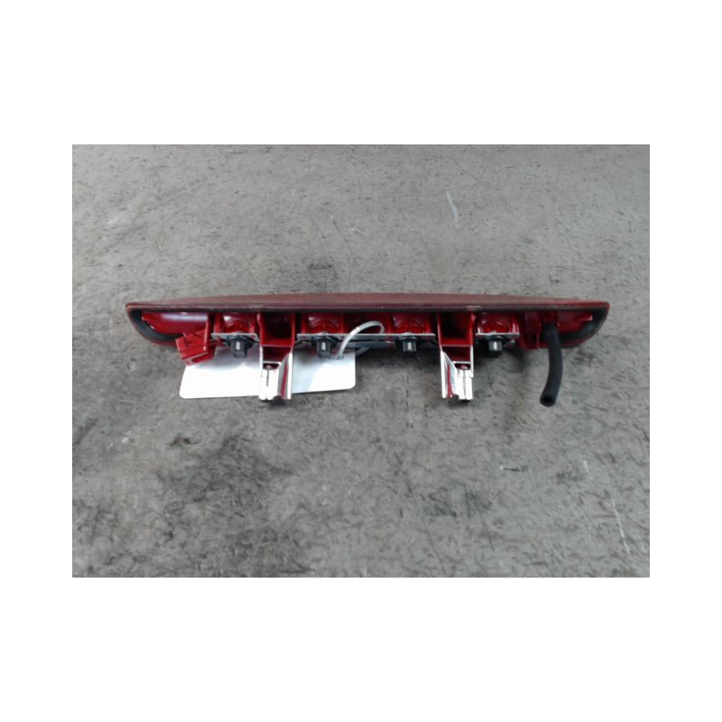 FEUX STOP SUPPLEMENTAIRE PEUGEOT 208