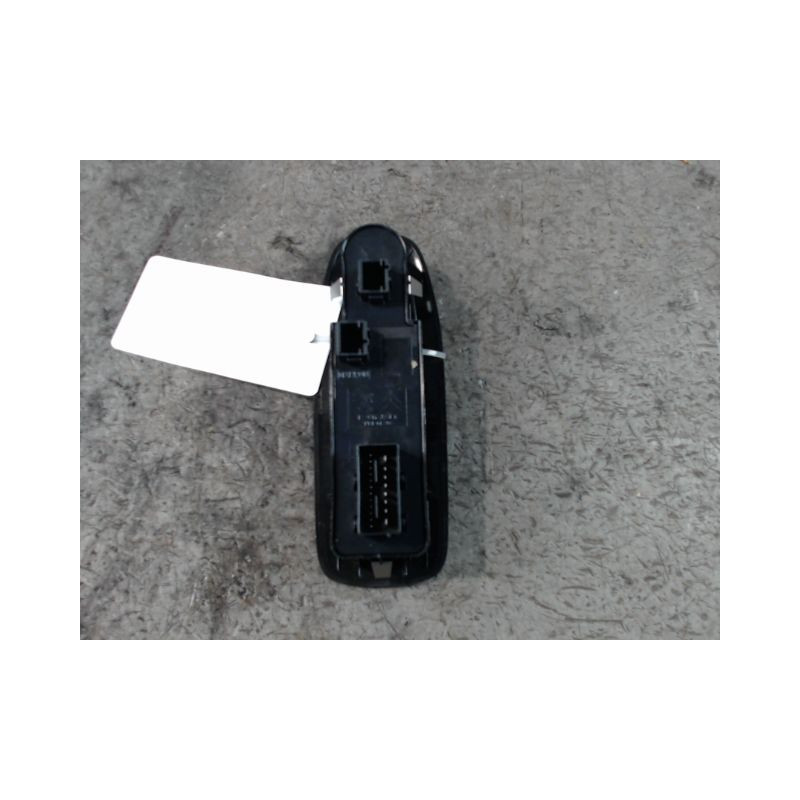 COMMANDE LEVE-GLACE PORTE AVG PEUGEOT 208