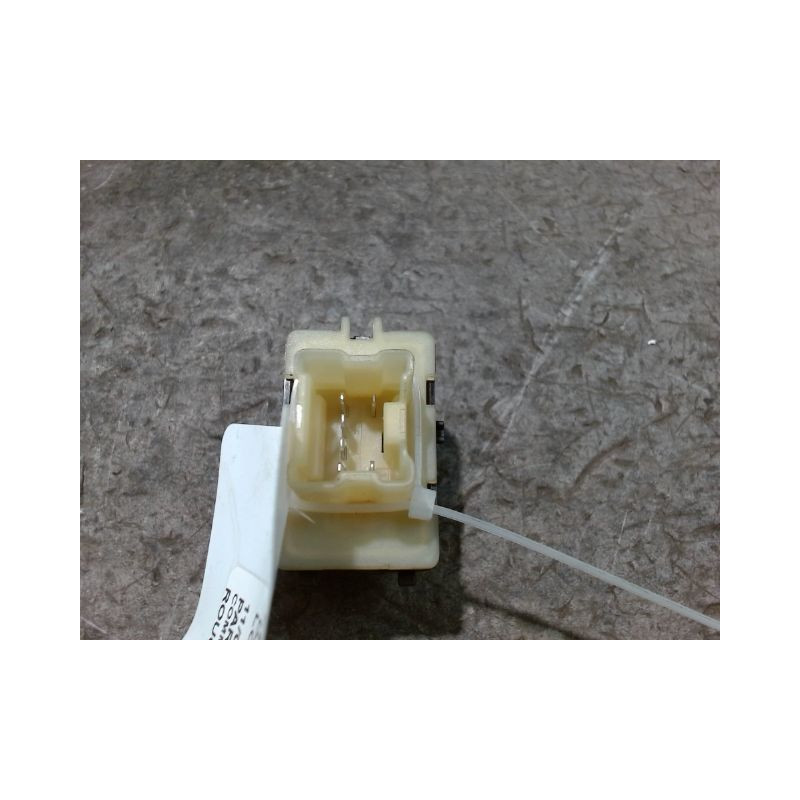 COMMANDE LEVE-GLACE PORTE AVG DACIA LOGAN MCV 2007-