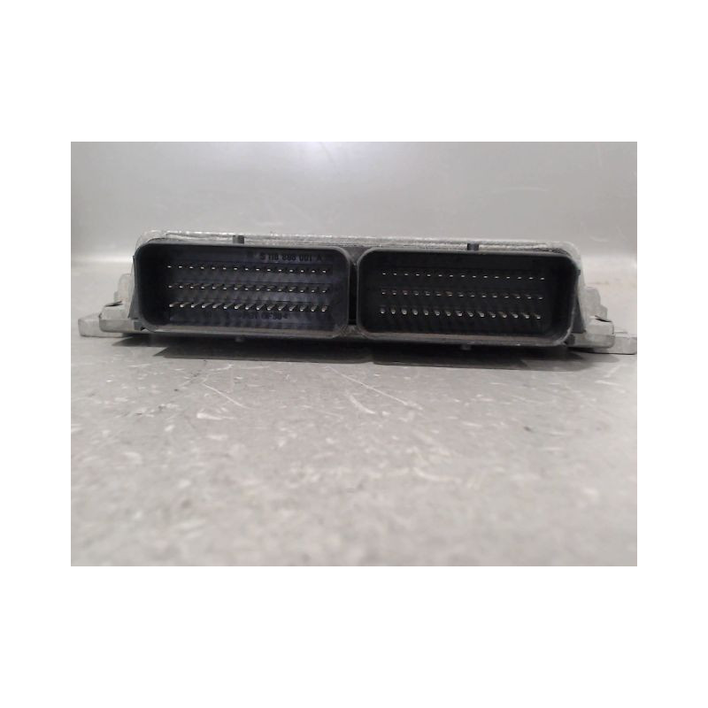 CALCULATEUR MOTEUR RENAULT CLIO