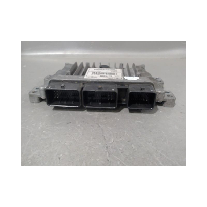 CALCULATEUR MOTEUR RENAULT CLIO III