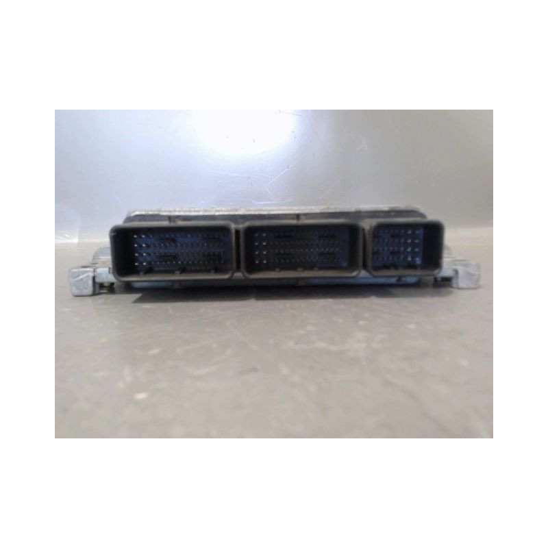 CALCULATEUR MOTEUR RENAULT MEGANE