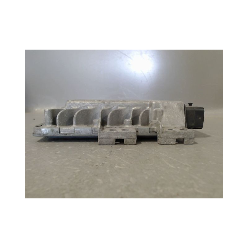 CALCULATEUR MOTEUR RENAULT MEGANE
