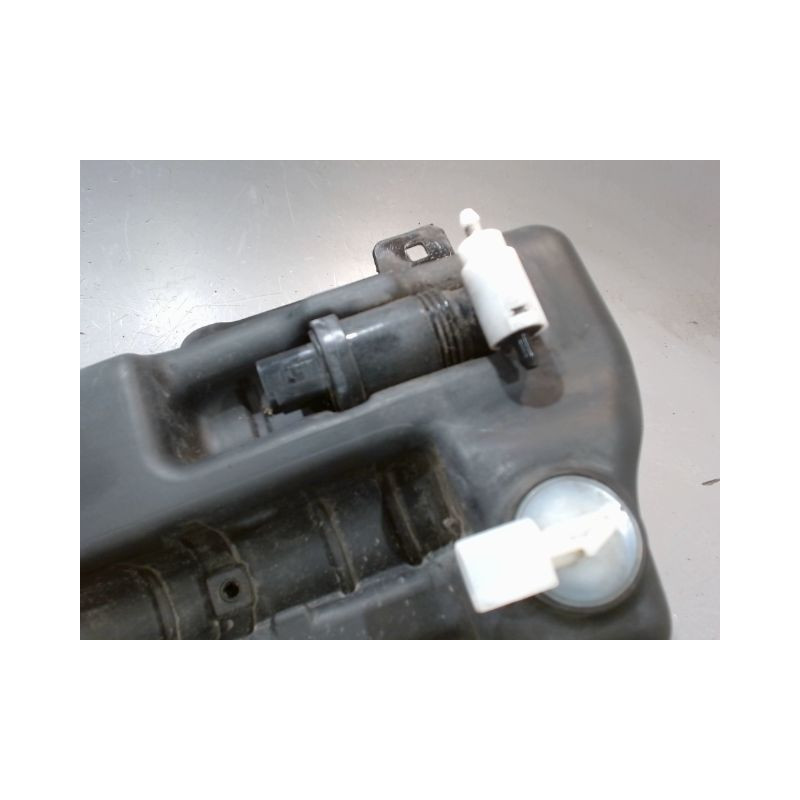 RESERVOIR LAVE-GLACE AVANT MERCEDES CLASSE B