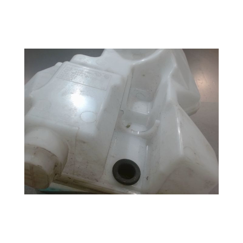 RESERVOIR LAVE-GLACE AVANT RENAULT CLIO