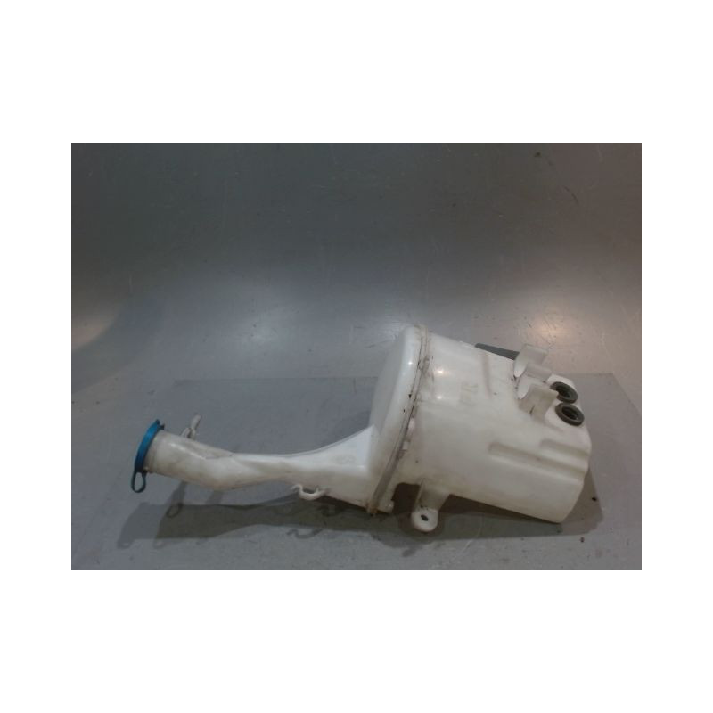 RESERVOIR LAVE-GLACE AVANT TOYOTA YARIS
