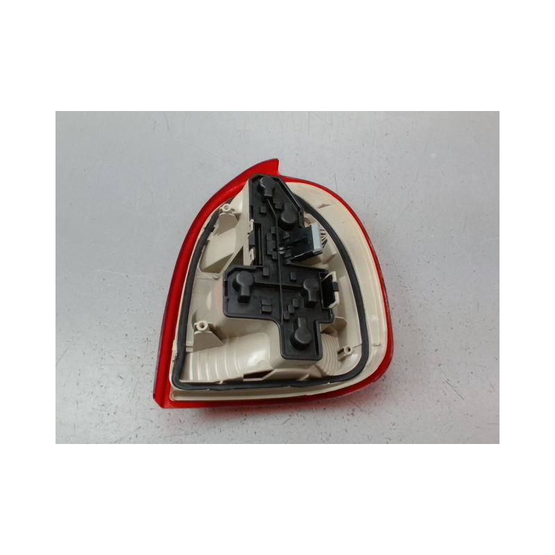 FEU ARRIERE GAUCHE  OPEL CORSA II Phase 1 (B) 1993-1997