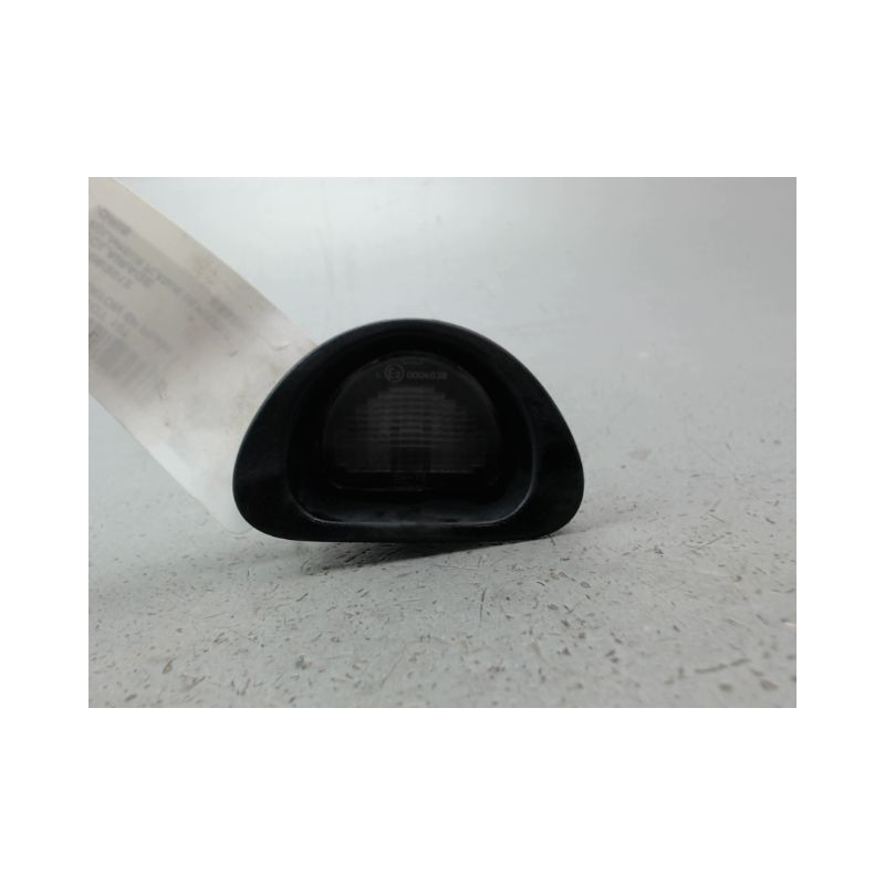 ECLAIREUR PLAQUE DE POLICE DROIT PEUGEOT 107 Phase 3 2012-2014