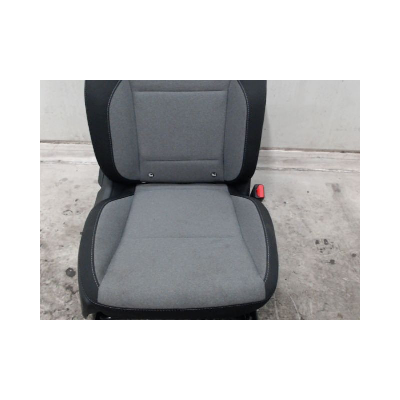SIEGE AVANT DROIT RENAULT CLIO