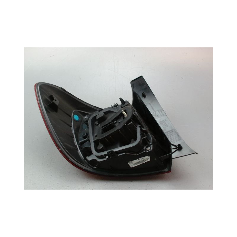 FEU ARRIERE DROIT DACIA SANDERO II 2012-...