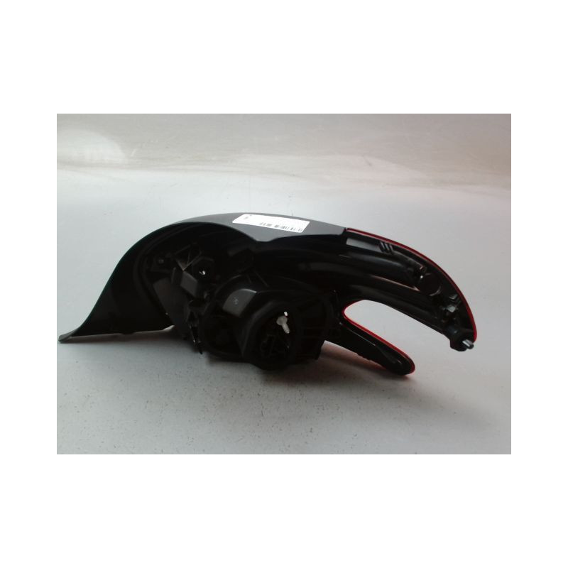 FEU ARRIERE GAUCHE  PEUGEOT 208 2012-...