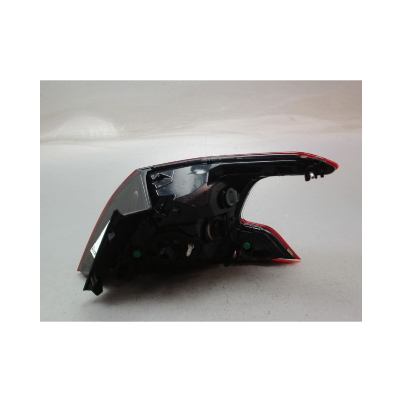 FEU ARRIERE GAUCHE  PEUGEOT 308 2011-
