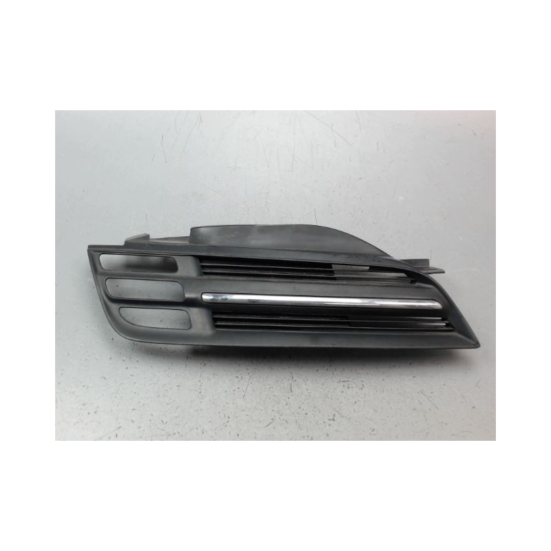 GRILLE CALANDRE DROIT NISSAN MICRA III Phase 1 2003-2005