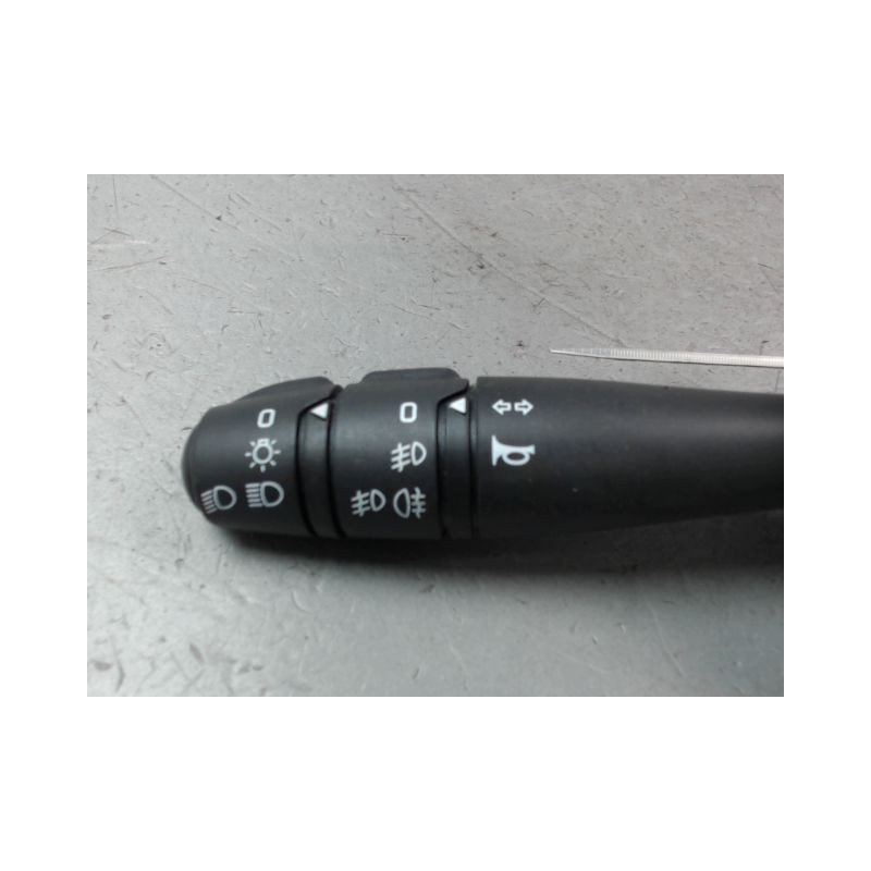 COMMANDE ECLAIRAGE DACIA SANDERO I 2008-2012
