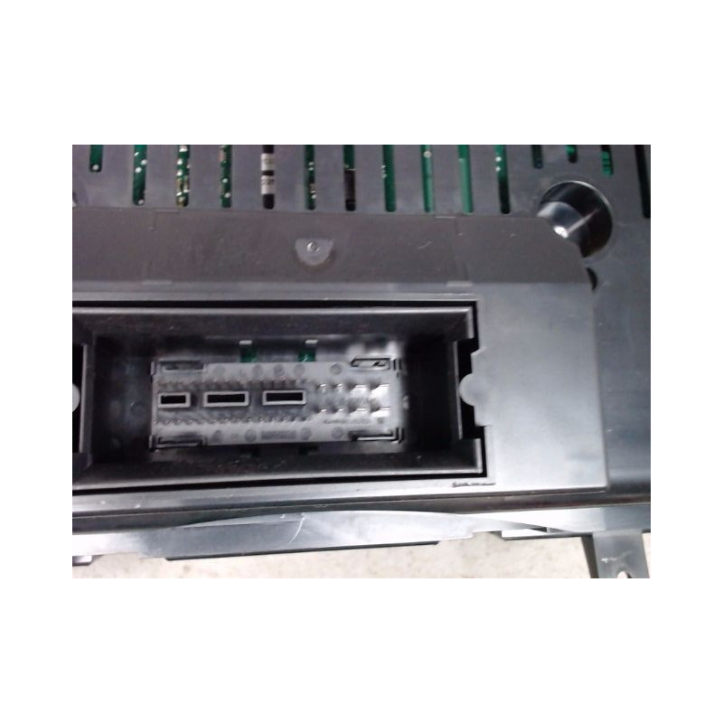 BLOC COMPTEURS VOLKSWAGEN PASSAT 2005-