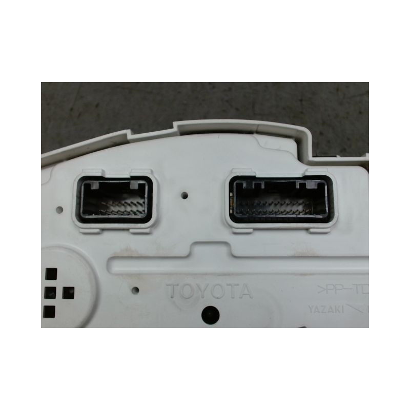 BLOC COMPTEURS TOYOTA IQ 2008-