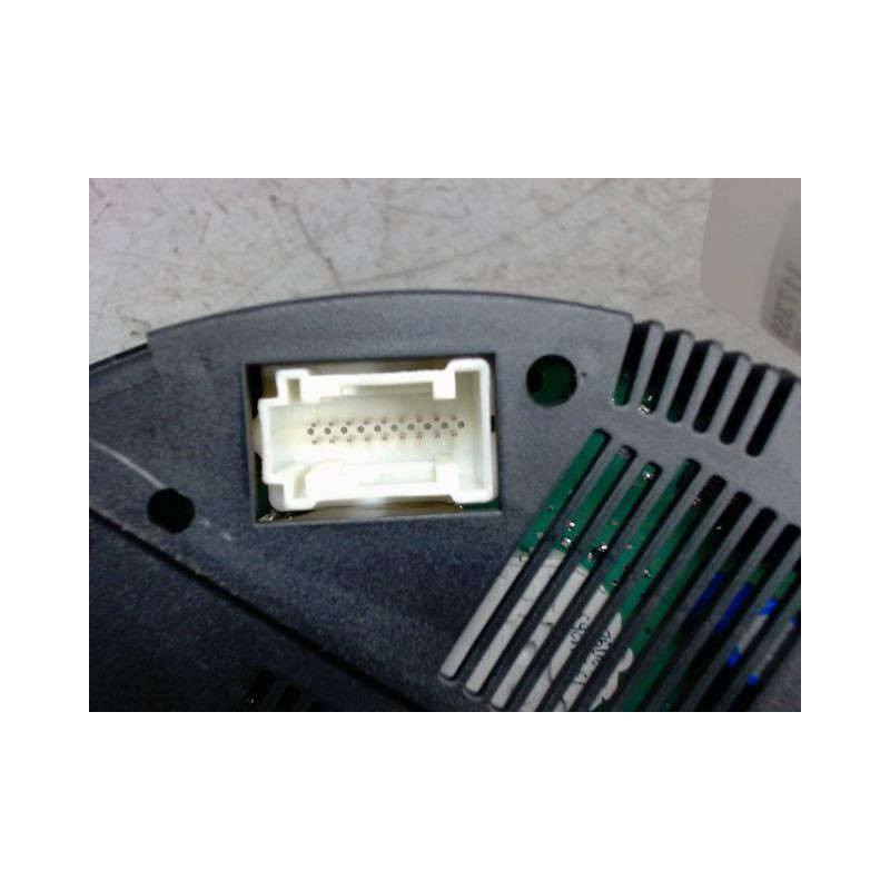 BLOC COMPTEURS MERCEDES CLASSE A 2004-