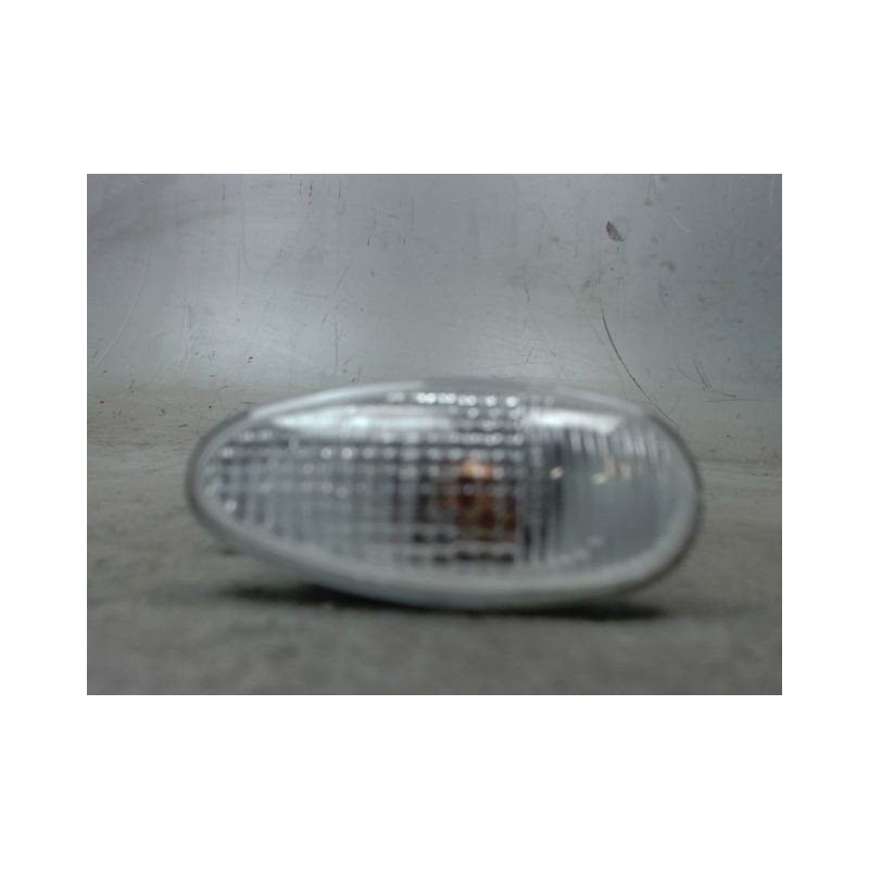 REPETITEUR AILE GAUCHE PEUGEOT ION