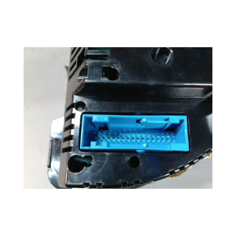 BLOC COMPTEURS AUDI A4 AVANT 04-08