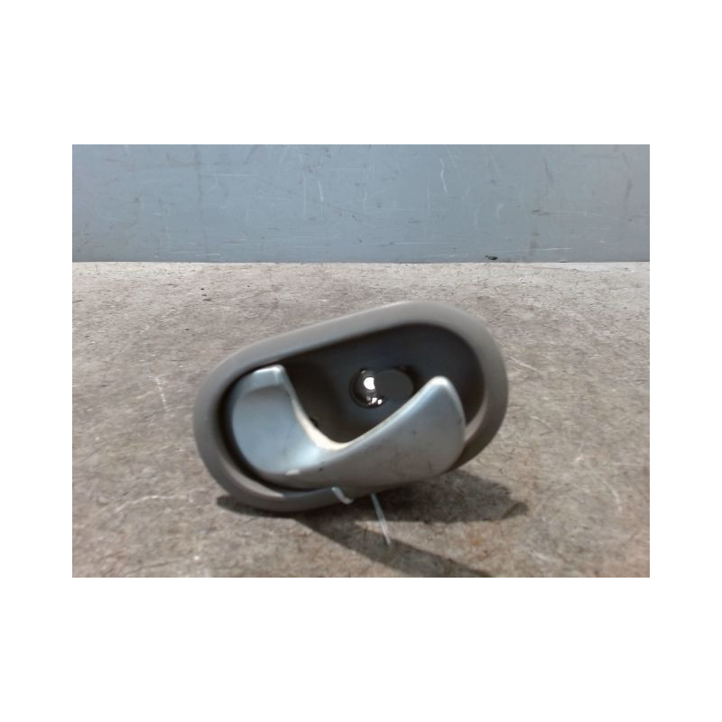 POIGNEE INTERIEURE PORTE AVANT GAUCHE RENAULT KANGOO
