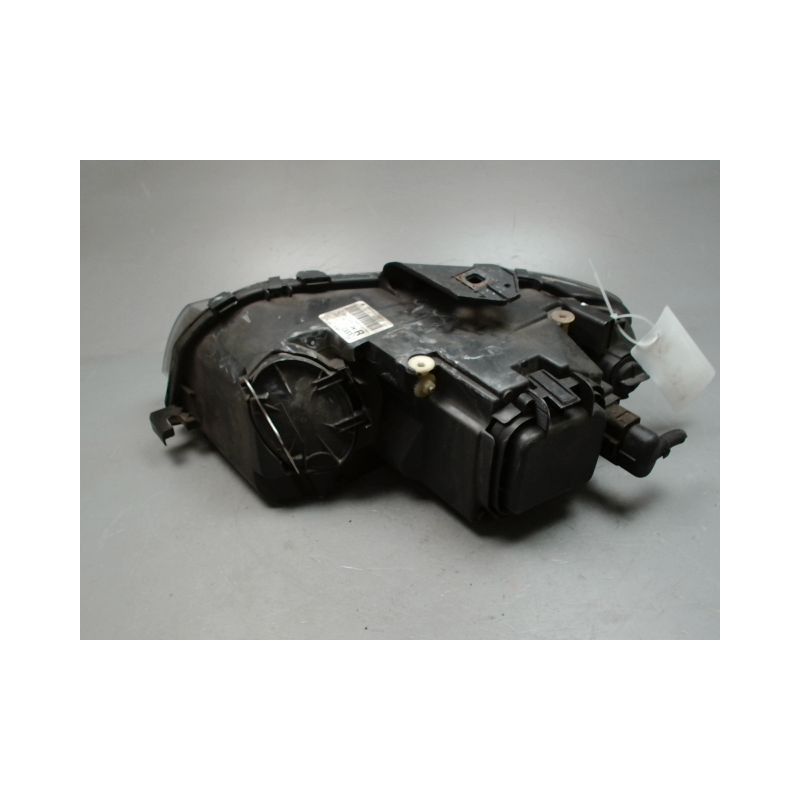 PHARE DROIT AUDI A3