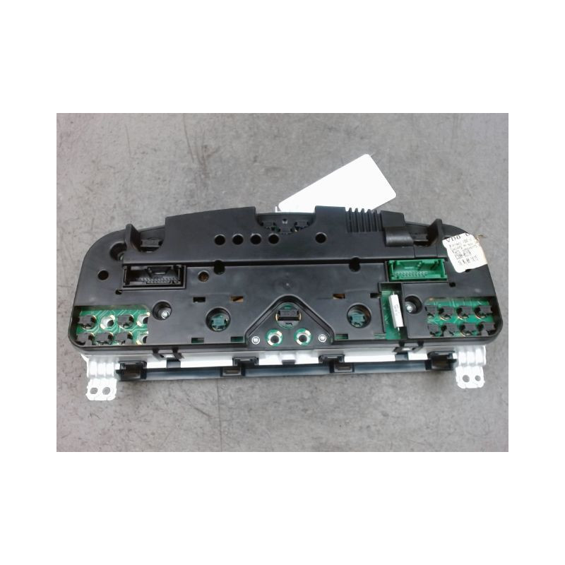 BLOC COMPTEURS TOYOTA AVENSIS -2000