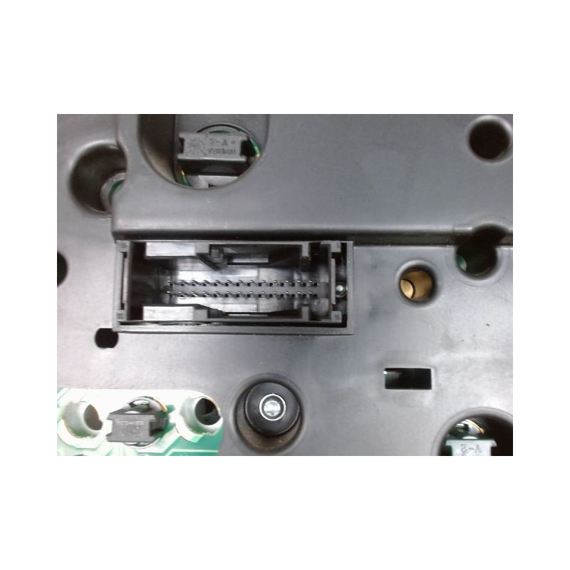 BLOC COMPTEURS TOYOTA AVENSIS -2000