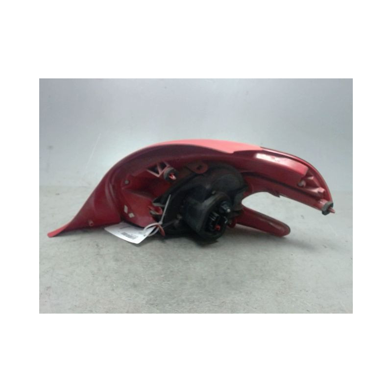 FEU ARRIERE GAUCHE  PEUGEOT 208