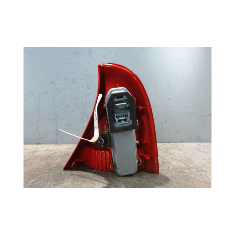 FEU ARRIERE GAUCHE  RENAULT CLIO II PH.2 01-06