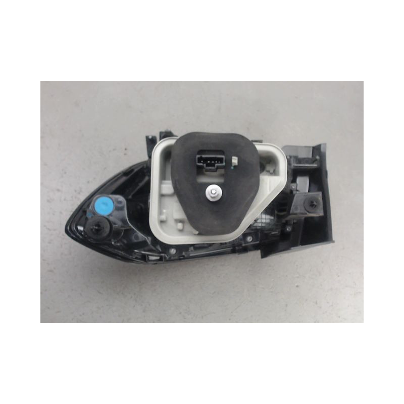 FEU ARRIERE GAUCHE  PEUGEOT 208
