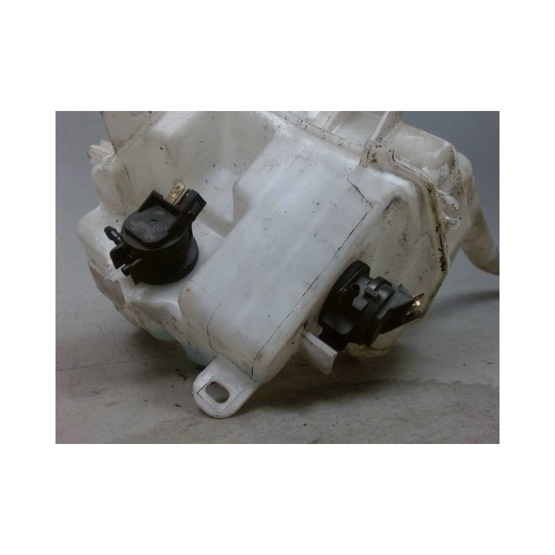 RESERVOIR LAVE-GLACE AVANT DAIHATSU TREVIS