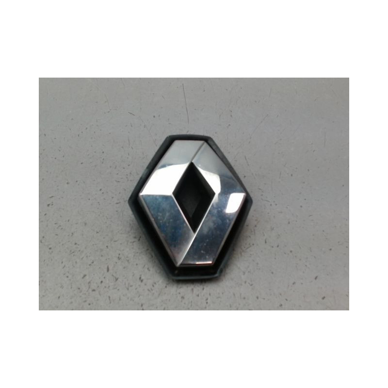 SIGLE CALANDRE RENAULT CLIO ESTATE III Phase 1 2008-2009