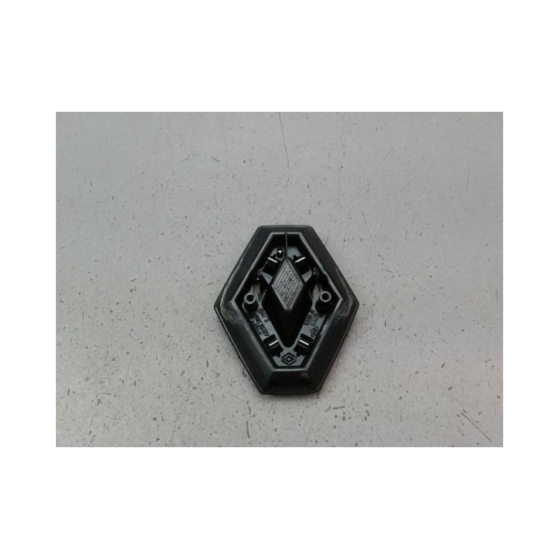 SIGLE CALANDRE RENAULT CLIO ESTATE III Phase 1 2008-2009